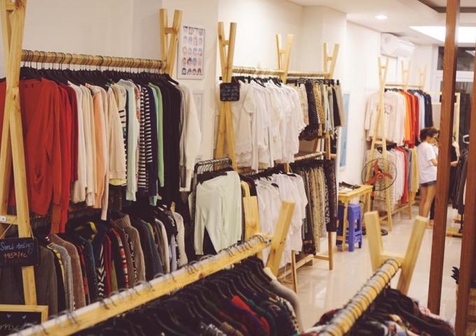 Thông tin cửa hàng được cập nhật rõ ràng trên nhóm