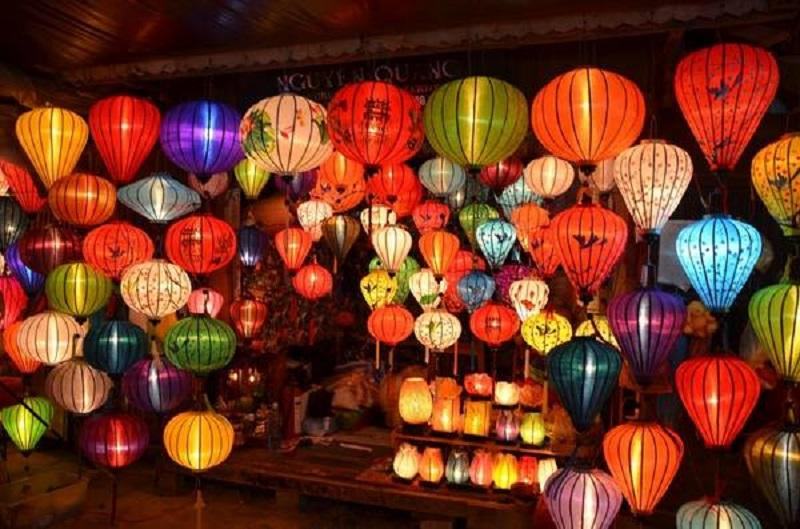 Mua quà lưu niệm gì ở Hội An?