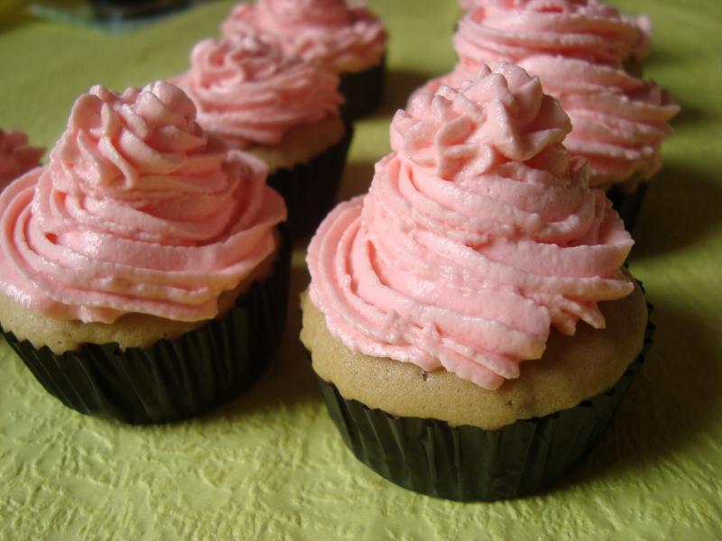 Muffin kem dâu tây