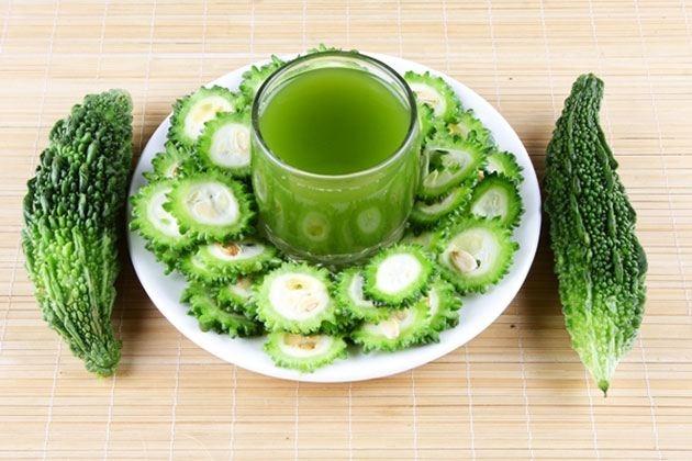 Bạn cũng có thể uống nước mướp đắng vừa tốt cho sức khỏe vừa làm đẹp từ bên trong