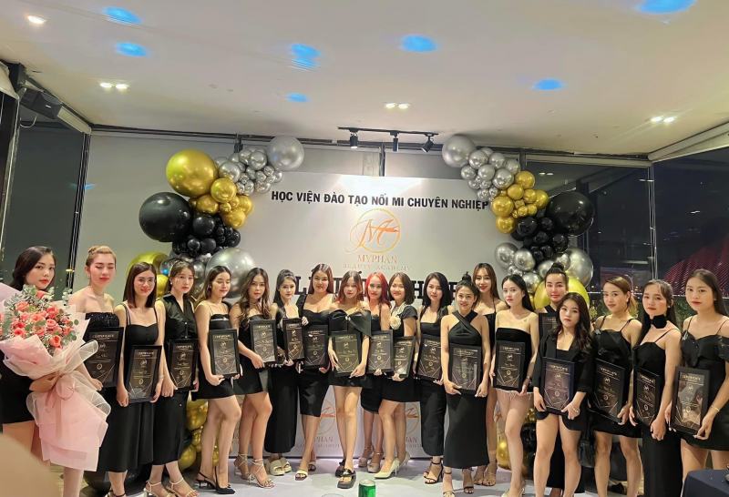 My Phan Beauty Academy