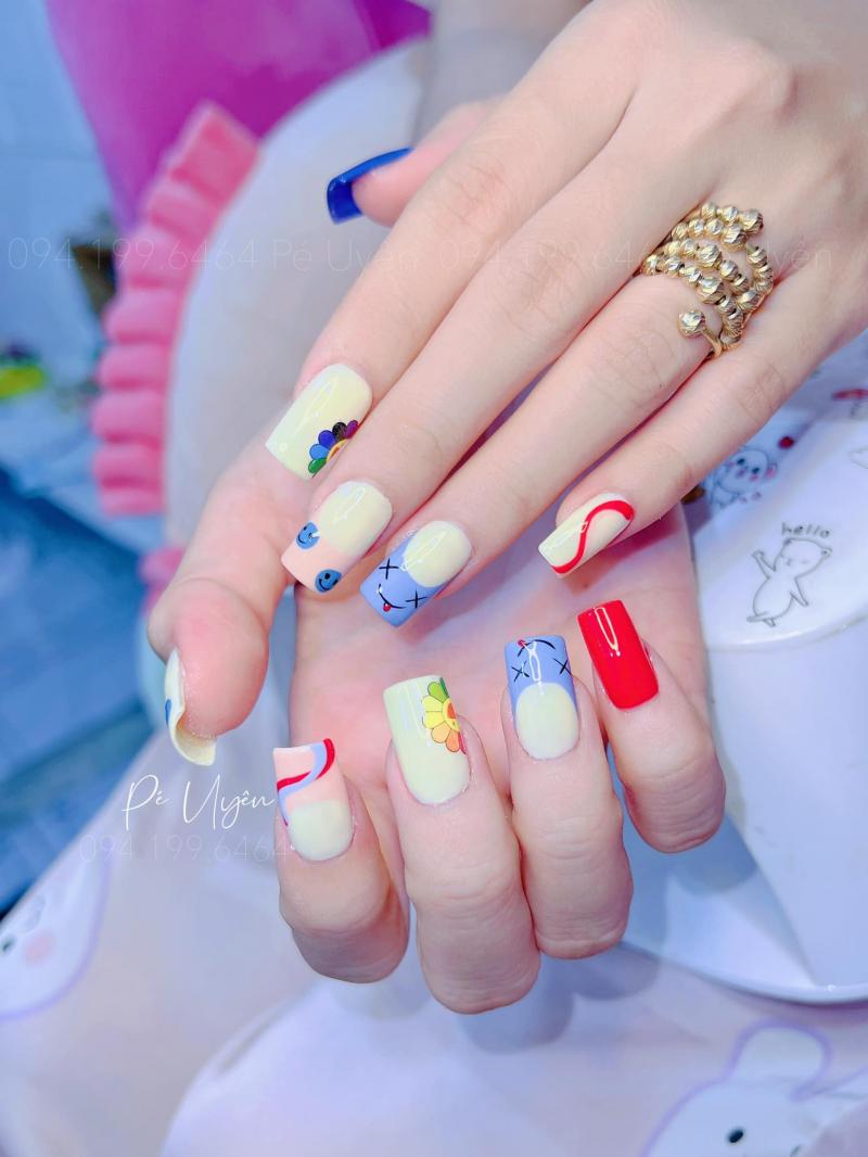 Nail Pé Uyên