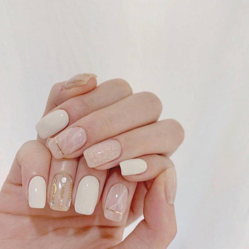 Nail trắng sữa