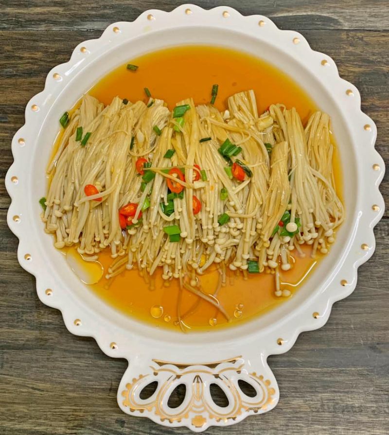 Nấm kim châm hấp nước tương