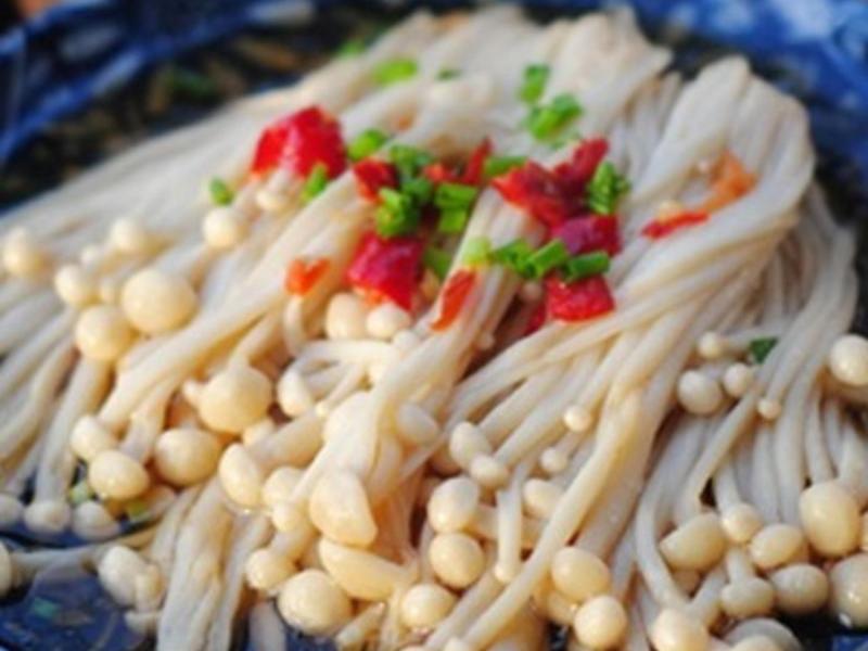 Nấm kim châm hấp nước tương