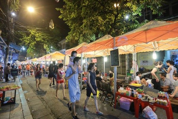 Chợ đêm phố cổ