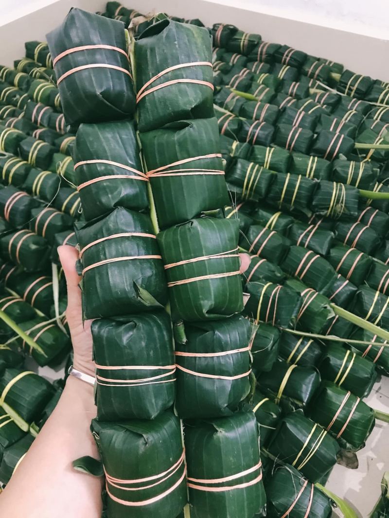 Nem chả tré Huế Nhà Mon