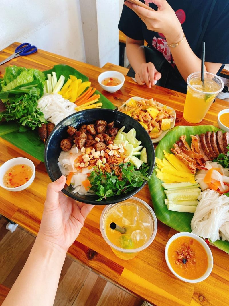 Nem nướng Nha Trang - 366 Nguyễn Tất Thành