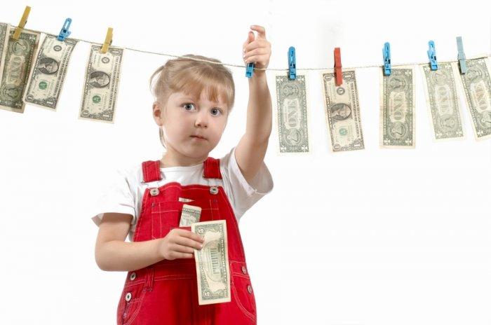 Cần biết cách cân đối thu nhập và số tiền trả nợ hàng tháng