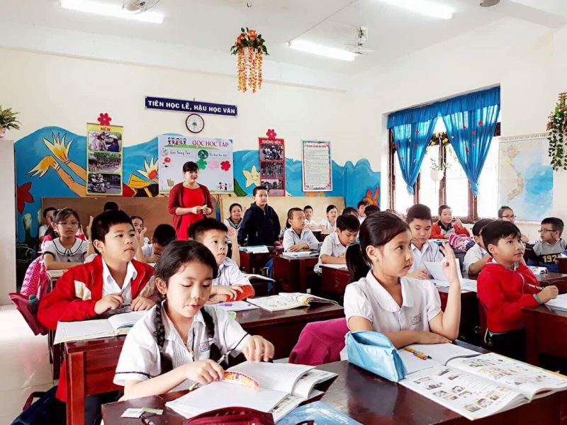 Nếu trẻ làm sai: đừng nhìn trẻ với ánh mắt chán ghét và trách móc