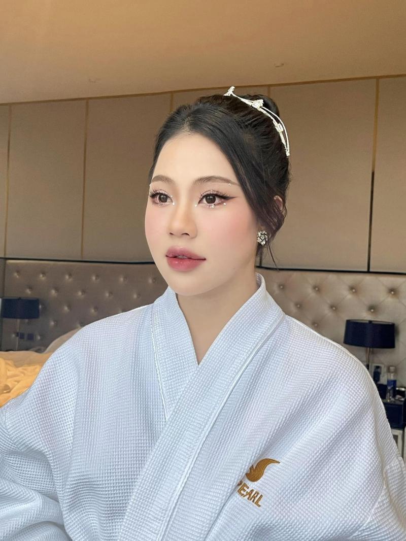 Nga Nguyễn Makeup Store