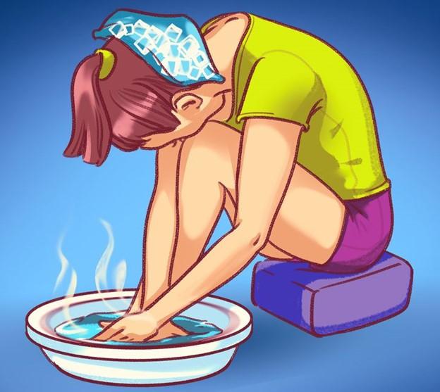 Ngâm chân trong nước nóng để giảm huyết áp