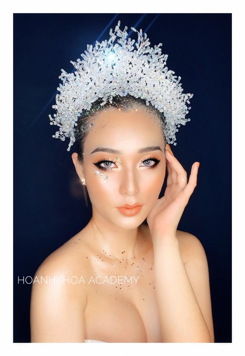 Học viên sẽ được học và cập nhật các tone make up & hair tân cao tay nghề liên tục