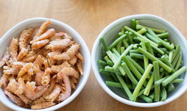 Ngồng tỏi xào tôm khô