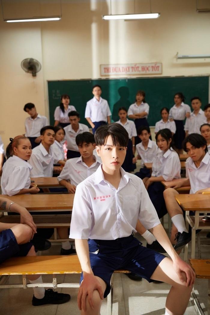 Người ơi người ở đừng về
