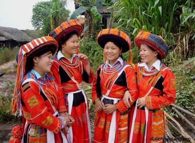 Thờ bát nước lã là tục đón năm mới của người Pà Thẻn