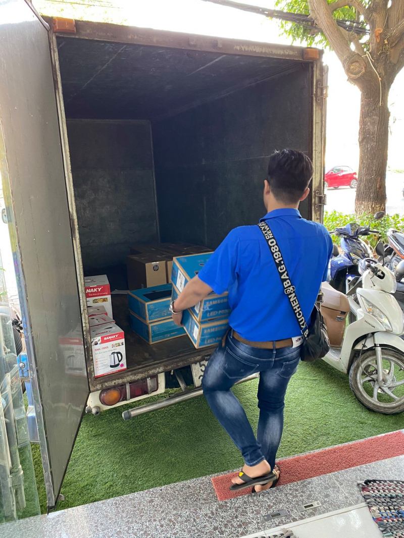 Nguyễn Lâm hỗ trợ lắp đặt, giao hàng tận nơi