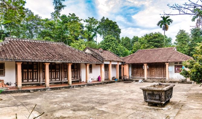 Nhà cổ làng Lộc Yên