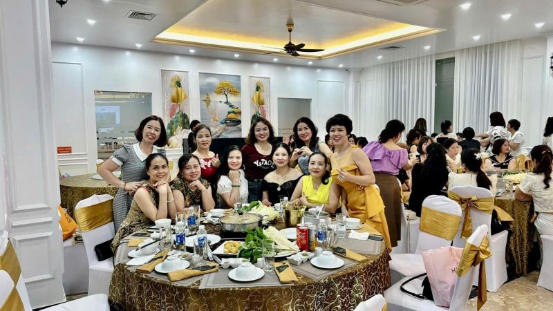 Nhà Hàng Bách Dương – Thuộc Tổ Hợp Sinh Thái Tân Long.