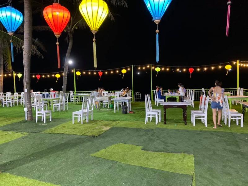 Nhà hàng biển Cửa Đại Hội An - Vân Phi Restaurant