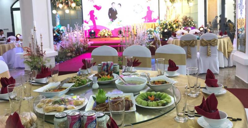 Sảnh tiệc nhà hàng Cánh Buồm, khu du lịch biển Thạch Bằng