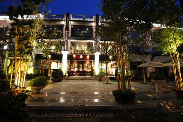 Nhà hàng Cây Cau