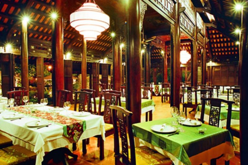Nhà hàng Chân Đồi
