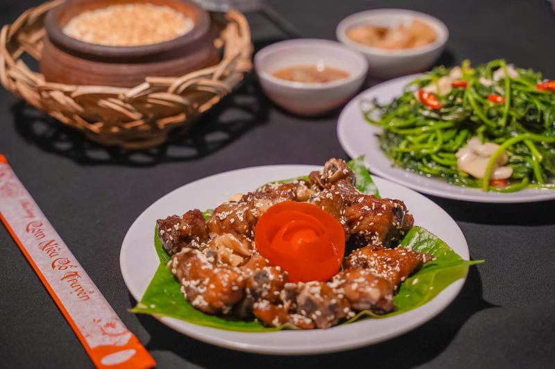 Nhà hàng cơm niêu cổ truyền