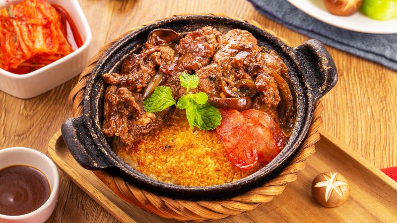 Nhà hàng cơm niêu Singapore KOMBO