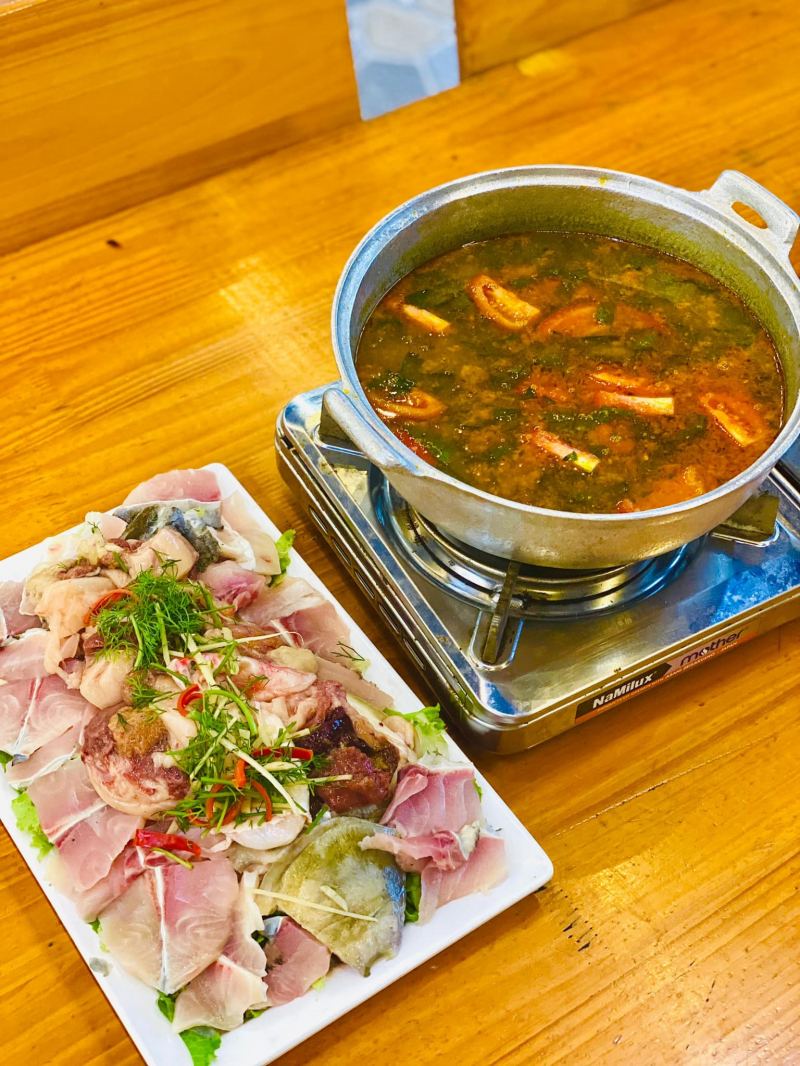 Nhà Hàng Hải Lam Phố Biển