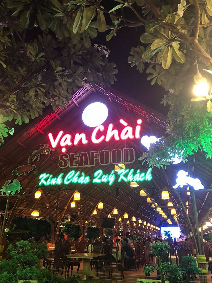 Nhà hàng hải sản Vạn Chài