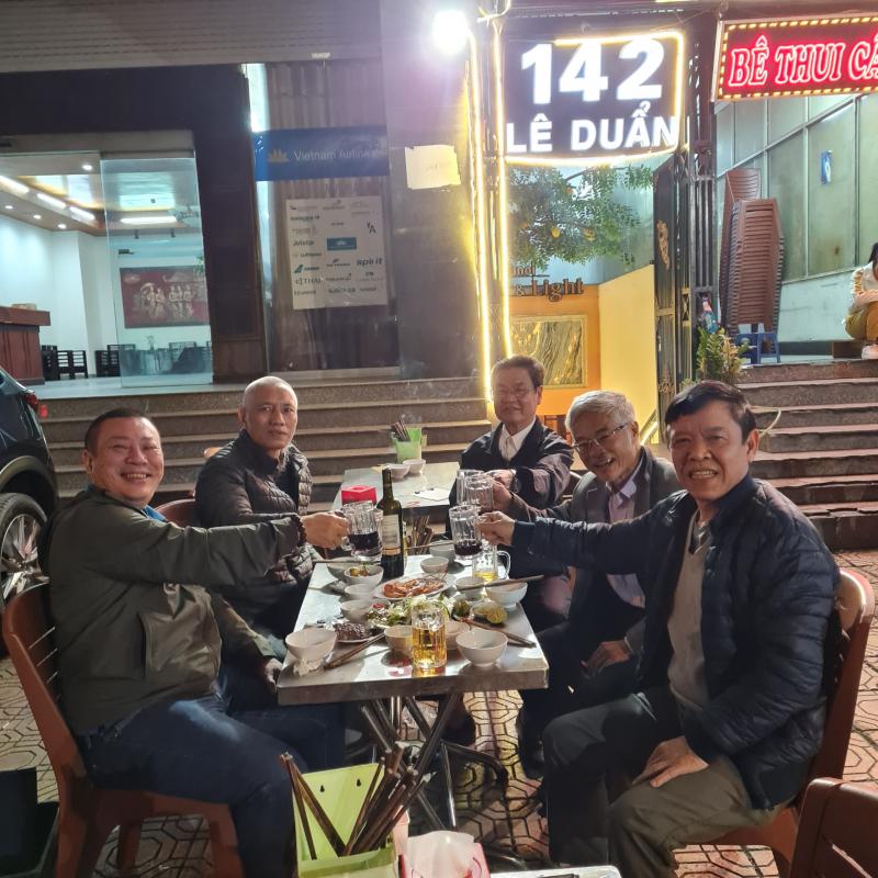 Nhà hàng Hầm Phố
