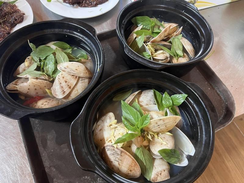 Nhà Hàng Hầm Rượu Lộc An