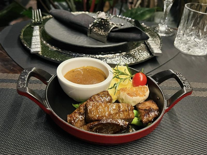 Nhà hàng Hồng Hạnh
