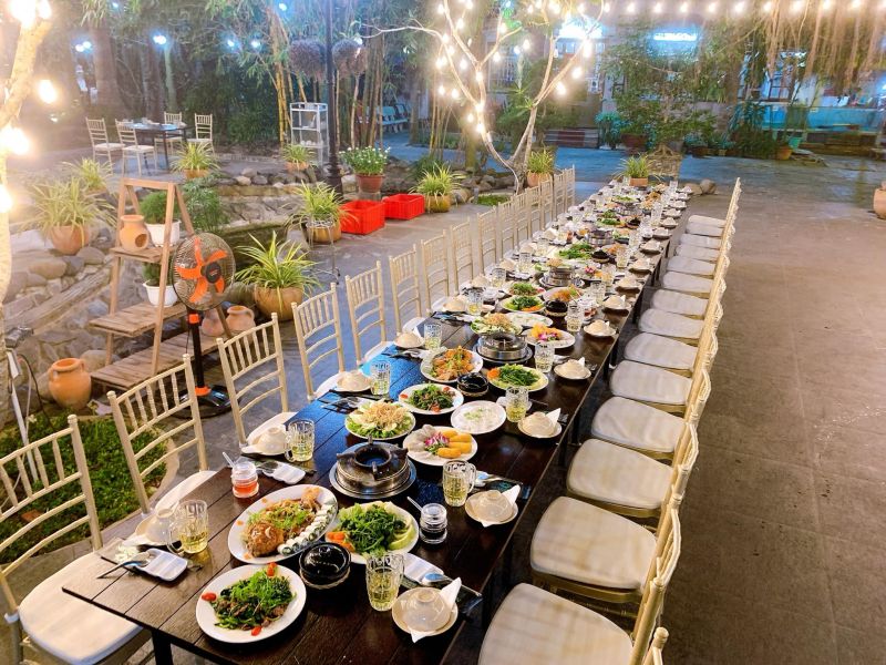 Nhà hàng Hương Sen