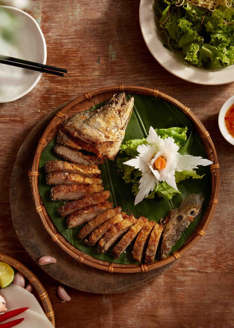 Nhà Hàng Làng Nghệ