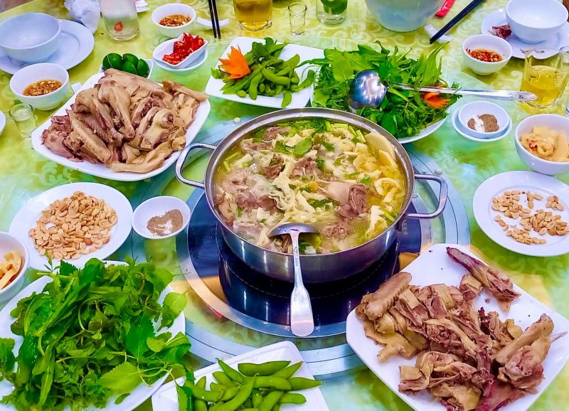 Nhà hàng Liên Lộc