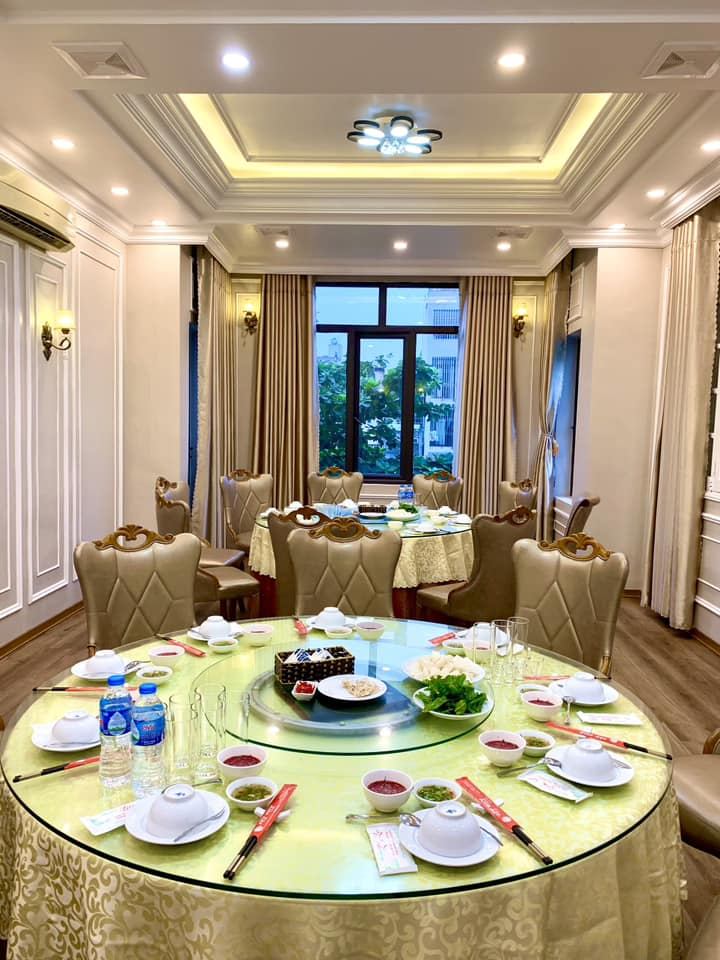 Nhà hàng Liên Lộc