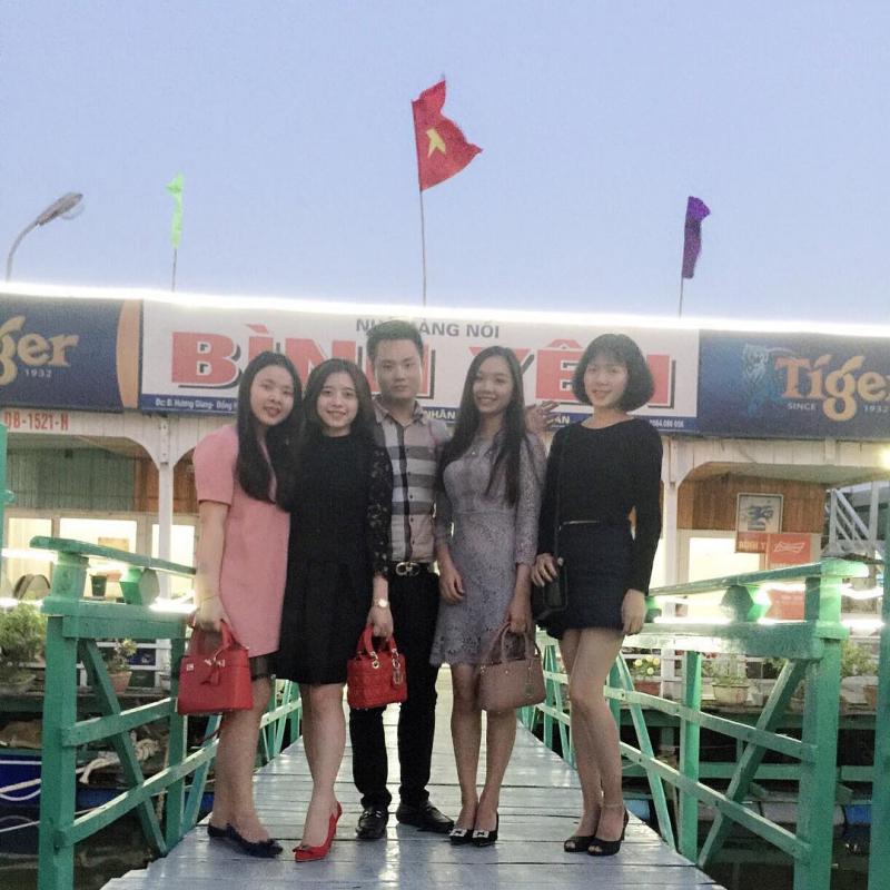 Nhà hàng nổi Bình Yên