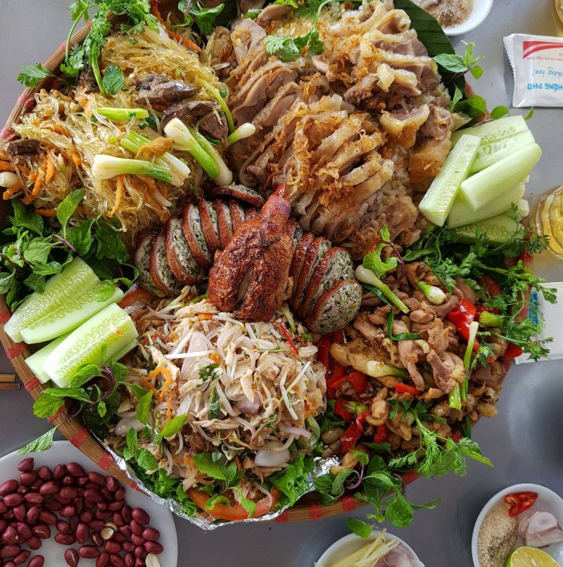 Nhà Hàng Nổi Hồng Phú