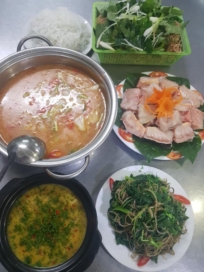 Nhà Hàng Nổi Hồng Phú