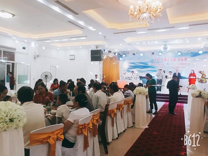 Nhà Hàng Phủ Quỳ