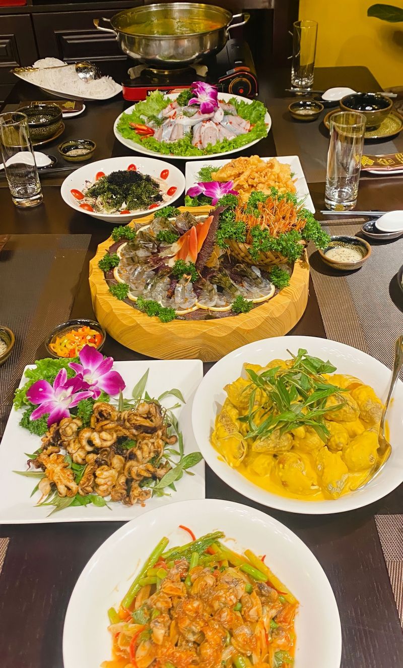 Nhà hàng Quán Cũ