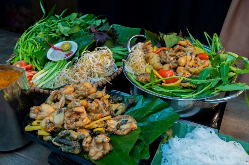 Nhà Hàng Tam Gia Trang