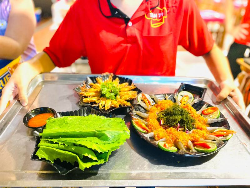 Nhà hàng Tân 79