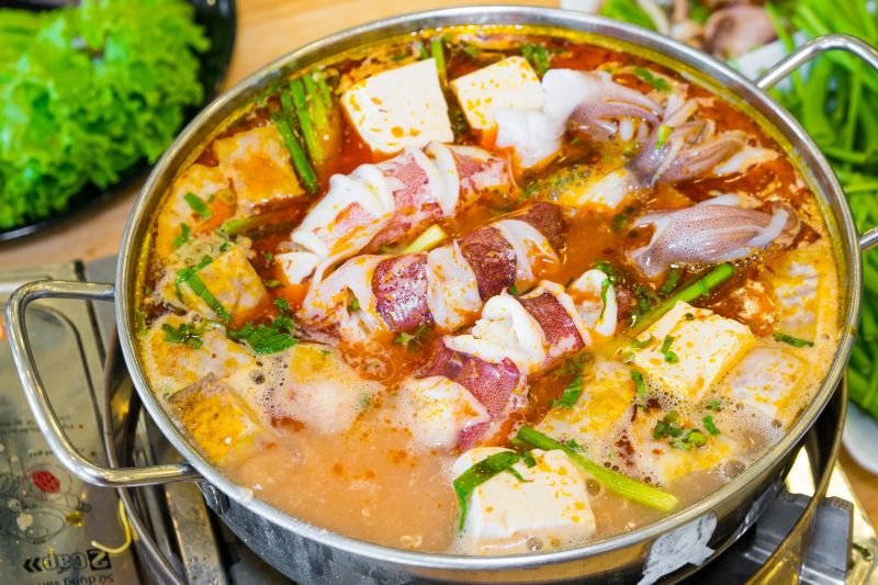 Lẩu mực nấu chao Thuận Phúc