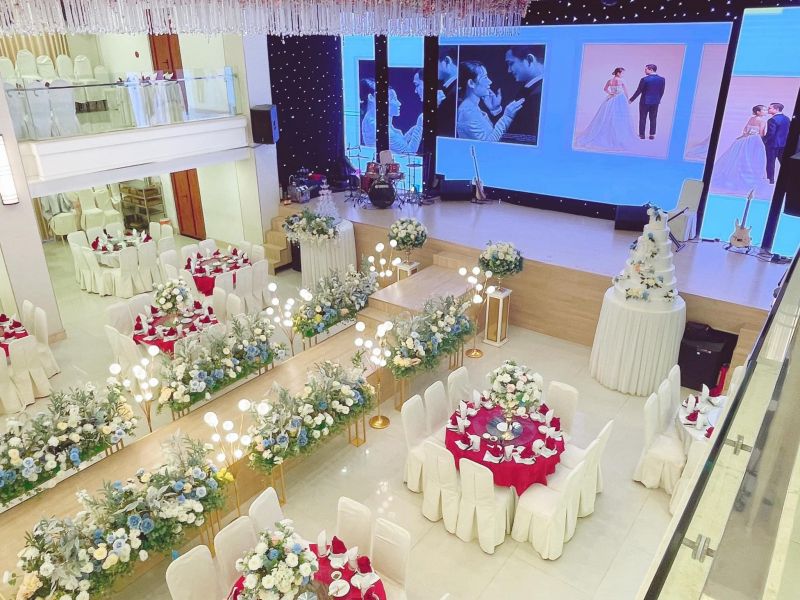 Không gian nhà hàng tiệc cưới White Swan Palace