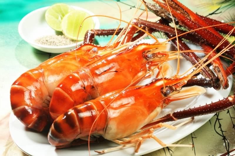 Nhà Hàng Hầm Rượu Tư Bình