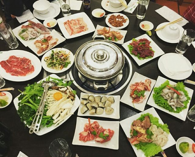 Nhà Hàng Vạn Tuế