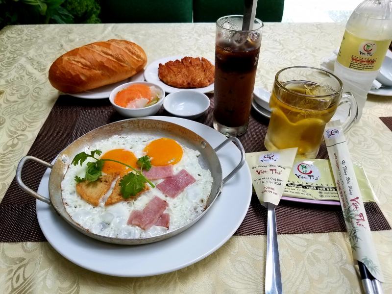 Nhà Hàng Việt Phố